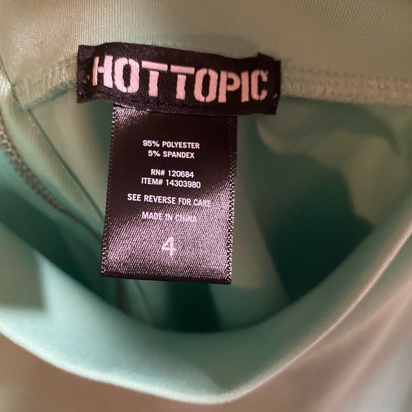 * SOLD* Mint green suspender skirt - Picture 4 of 6